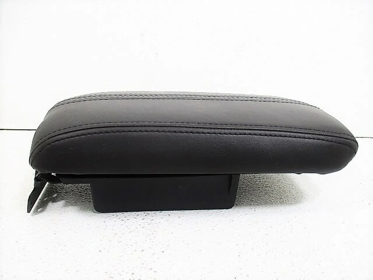 Pre-Owned 2012 Lincoln MKZ Black Leather Console Lid Armrest OEM LKQ (Good)