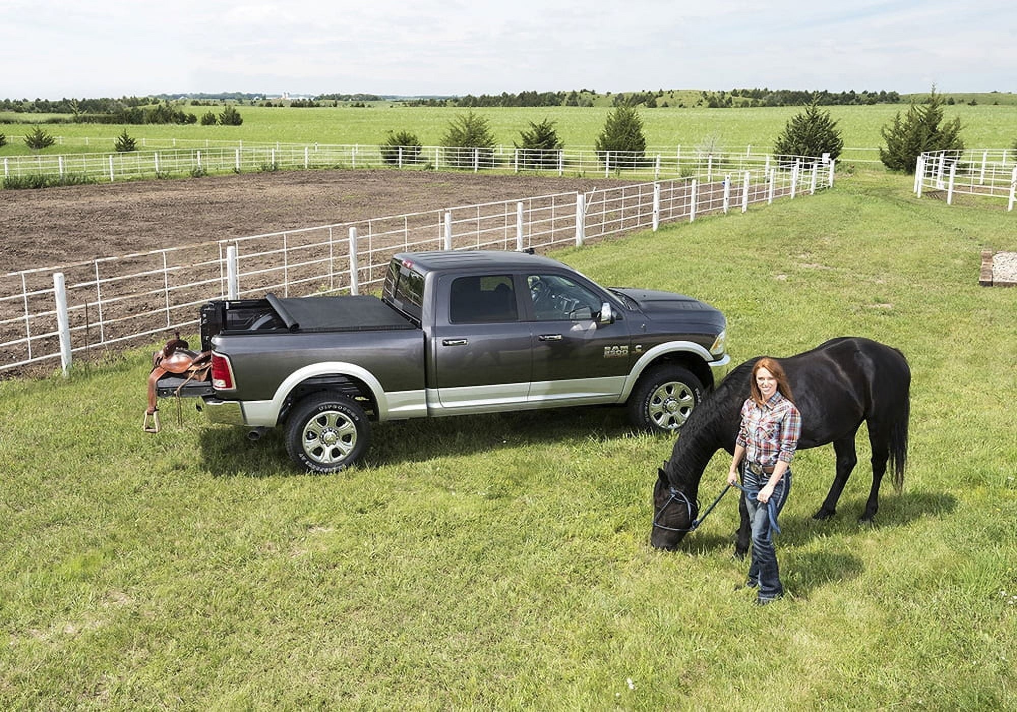 TruXedo TruXport Sizeoft Roll Up Truck Bed Tonneau Cover | 239101 | Compatible with 1982-1993 Chevy/GMC Size10/Sizeonoma 6' Bed (72.1")